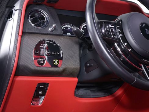 Used 2022 Rolls-Royce Cullinan w/ Cullinan Package image 36