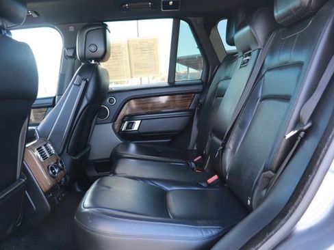Used 2018 Land Rover Range Rover image 14