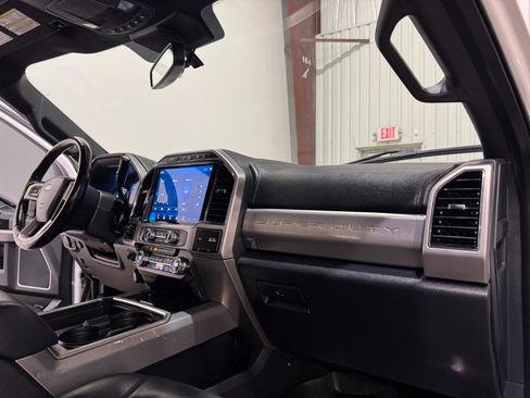 Used 2022 Ford F250 Platinum w/ Tremor Off-Road Package AWD/4WD image 11