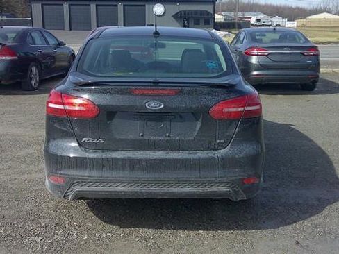 Used 2016 Ford Focus SE w/ SE Sport Package image 12