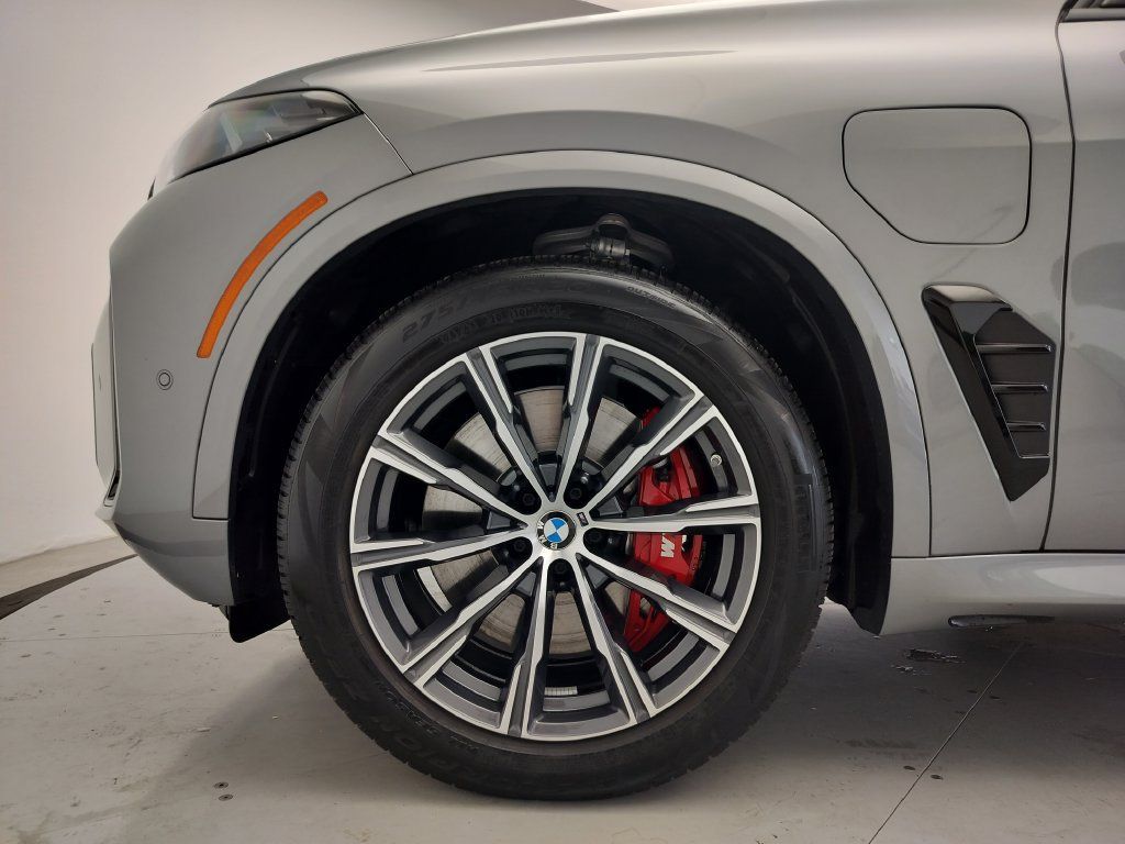 Certified 2026 BMW X5 xDrive50e w/ M Sport Package AWD/4WD image 5