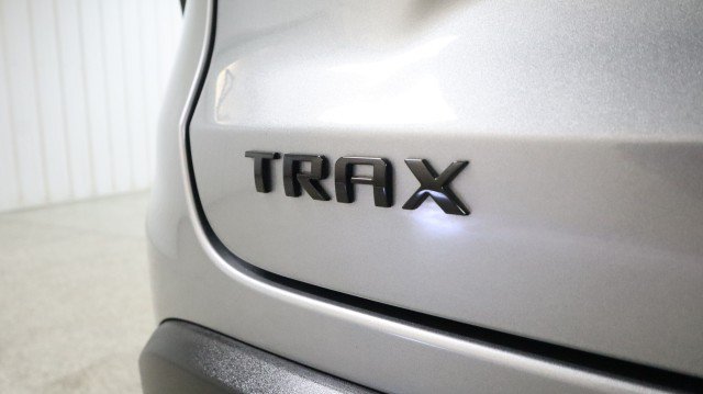 Used 2025 Chevrolet Trax LT FWD image 24