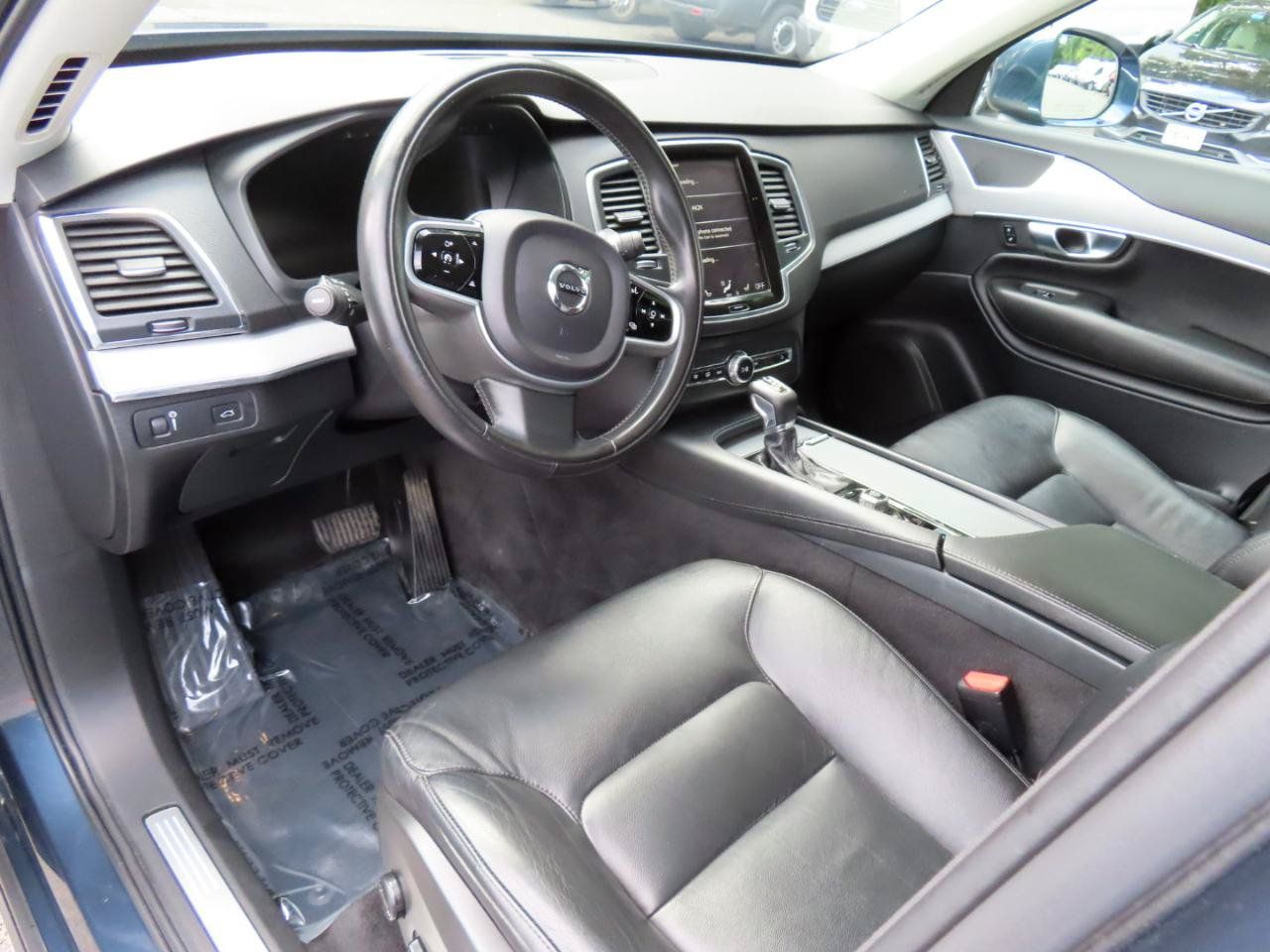 Used 2021 Volvo XC90 T5 Momentum w/ Climate Package AWD/4WD image 9