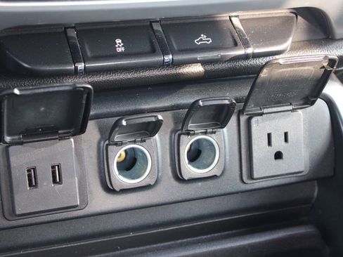 Used 2018 GMC Sierra 1500 SLE w/ SLE Value Package image 37