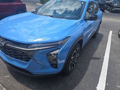 Used 2024 Chevrolet Trax RS w/ Driver Confidence Package image 1