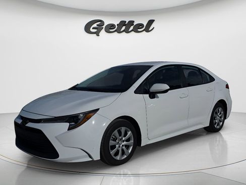 Used 2025 Toyota Corolla LE image 1