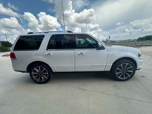 Used 2016 Lincoln Navigator Reserve image 6