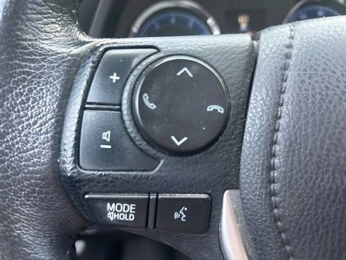 Used 2017 Toyota Corolla SE w/ SE Premium Package FWD image 22