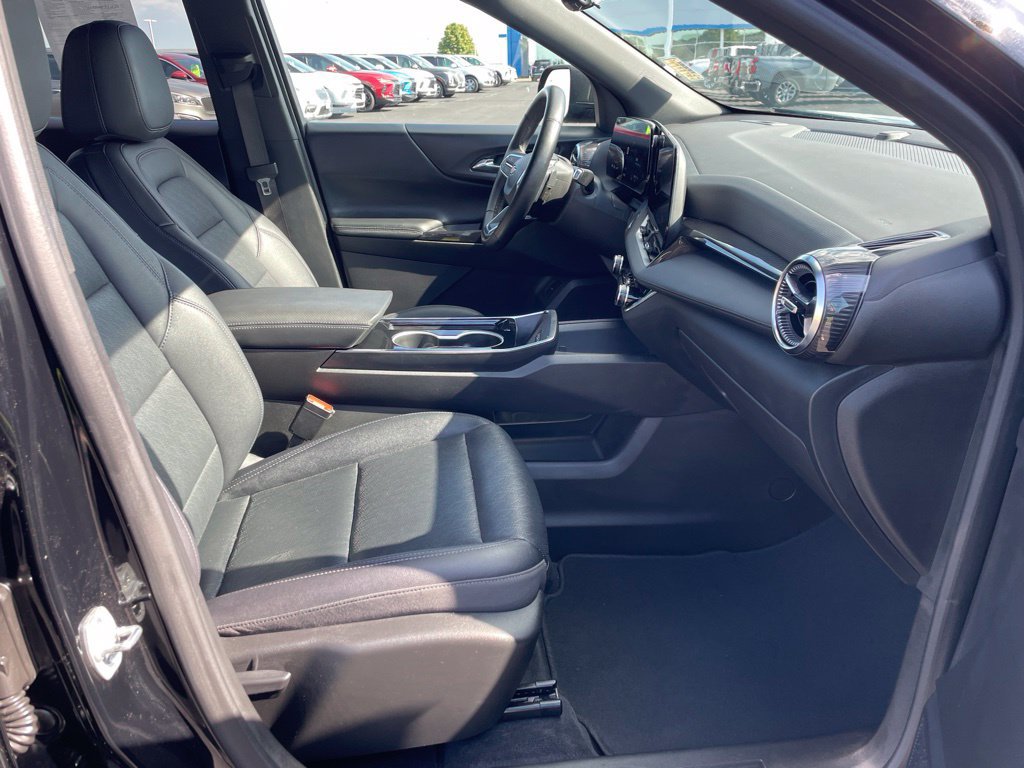Used 2025 Chevrolet Equinox LT w/ Convenience Package II AWD/4WD image 26
