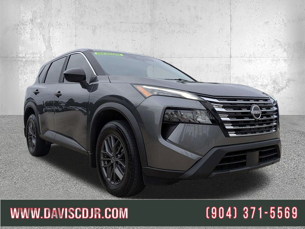 Used 2025 Nissan Rogue S FWD image 1