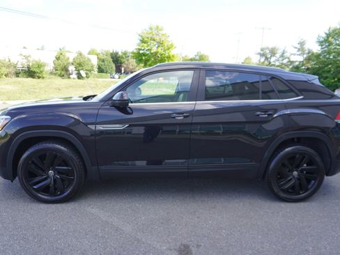 Used 2020 Volkswagen Atlas Cross Sport SE w/ Panoramic Sunroof Package AWD/4WD image 4