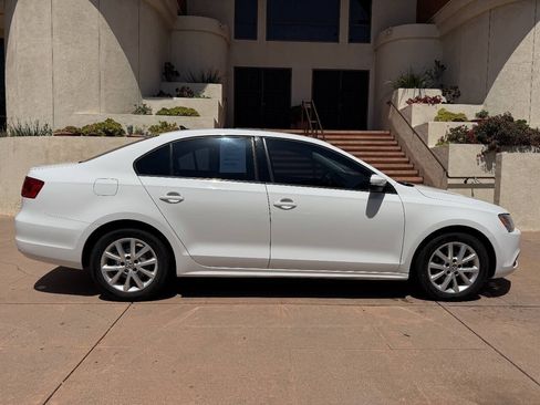 Used 2011 Volkswagen Jetta SE FWD image 6