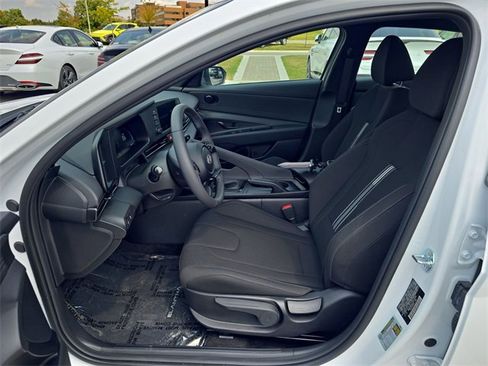 New 2025 Hyundai Elantra Sport image 11