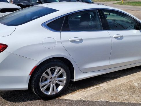 Used 2015 Chrysler 200 Limited w/ Convenience Group FWD image 7