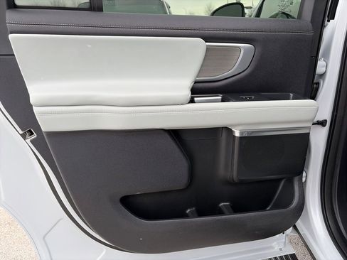 Used 2025 Ford Expedition Max Platinum image 34