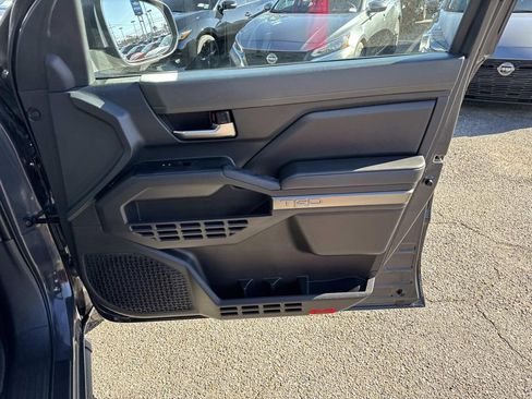 Used 2025 Toyota Tacoma TRD Sport image 14