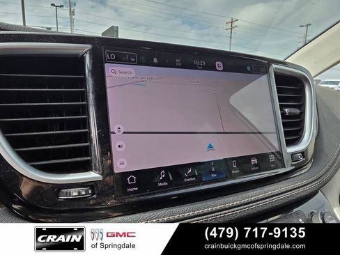 Used 2022 Chrysler Pacifica Limited FWD image 17