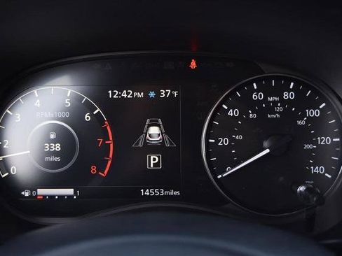 Certified 2024 Nissan Kicks SR image 11