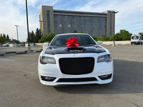 Used 2013 Chrysler 300 S RWD image 5