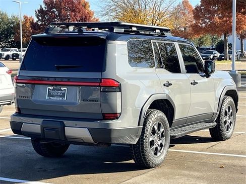 Used 2024 Lexus GX 550 image 4