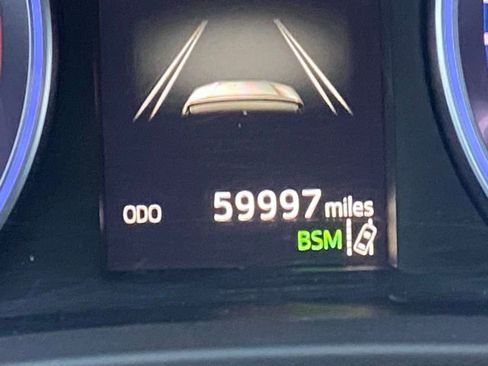 Used 2018 Toyota Highlander XLE image 29