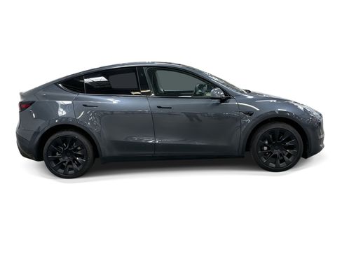 Certified 2023 Tesla Model Y Long Range AWD/4WD image 7