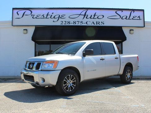 Used 2014 Nissan Titan S image 1