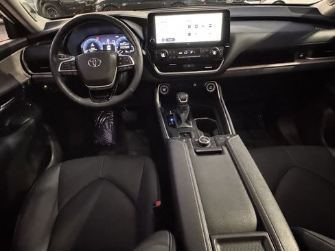 Used 2024 Toyota Grand Highlander Platinum image 30
