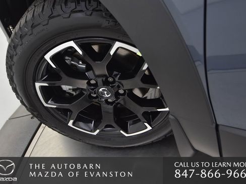 Used 2025 MAZDA CX-50 Meridian Edition w/ Apex Package AWD/4WD image 32
