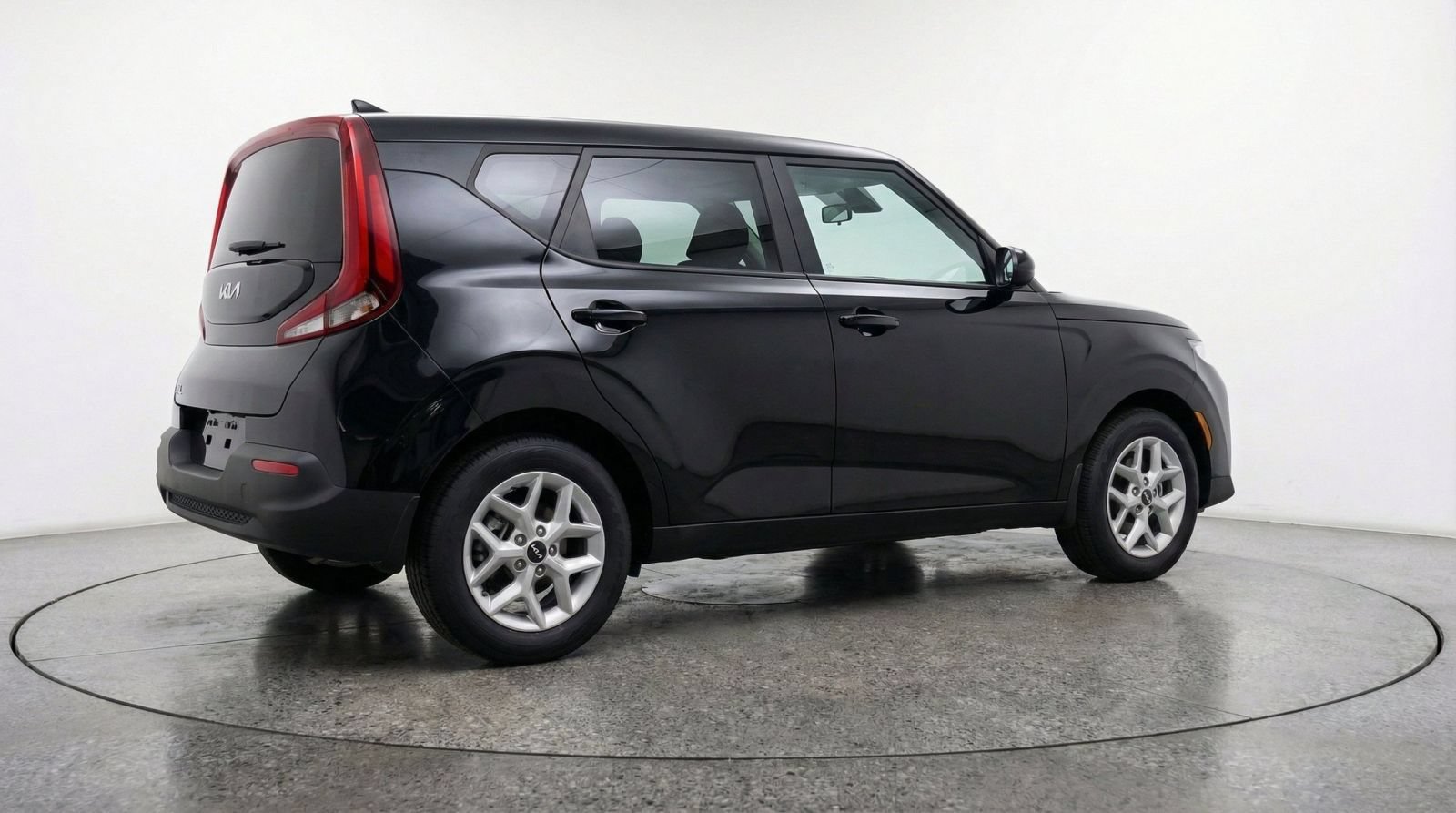 Used 2025 Kia Soul LX w/ LX Technology Package FWD image 8