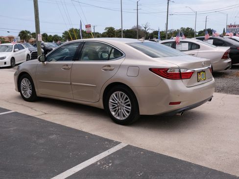 Used 2014 Lexus ES 350 w/ Luxury Package FWD image 7