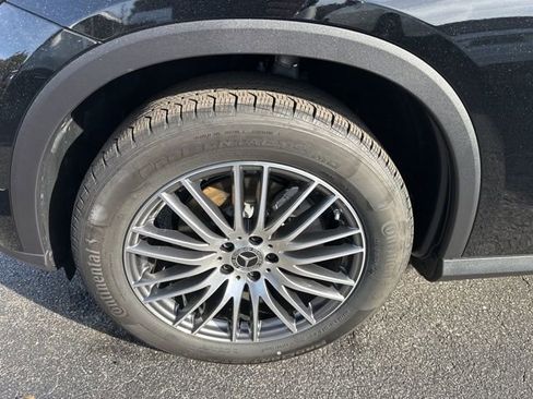 Certified 2025 Mercedes-Benz GLC 300 4MATIC image 11