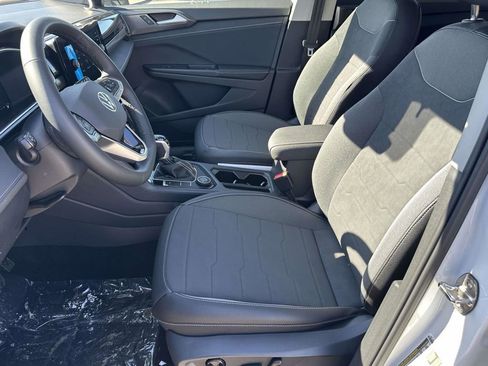 New 2025 Volkswagen Taos SE image 15