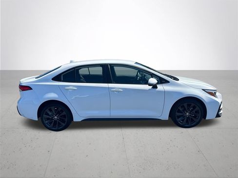 Used 2025 Toyota Corolla SE w/ Convenience Package FWD image 6