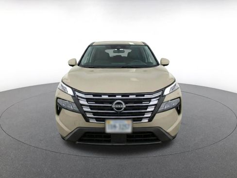 Used 2025 Nissan Rogue SV AWD/4WD image 2