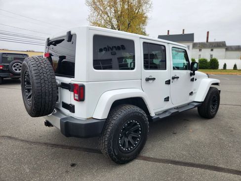 Used 2017 Jeep Wrangler Unlimited Sahara w/ Max Tow Package image 14