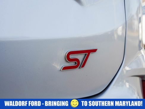 Used 2019 Ford Edge ST w/ Convenience Package image 9