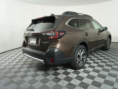 Used 2022 Subaru Outback Limited image 8