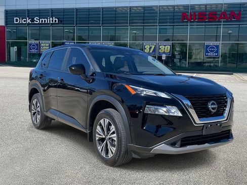 Used 2023 Nissan Rogue SV image 1