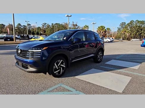 Used 2025 Nissan Kicks SV image 23