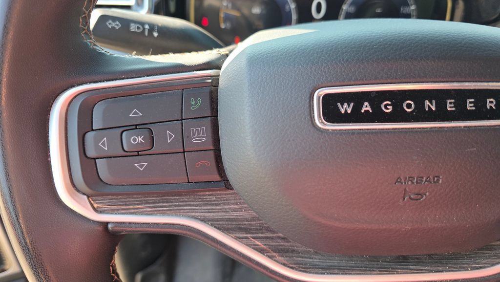 Used 2022 Jeep Wagoneer Series III w/ Premium Group I AWD/4WD image 16