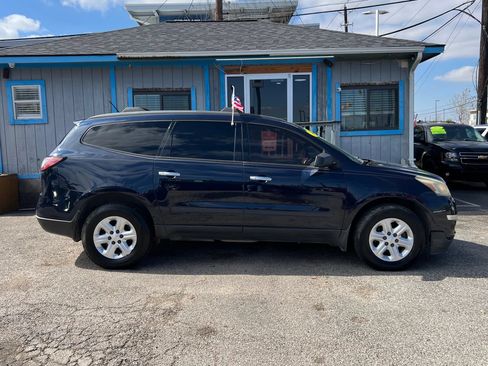 Used 2015 Chevrolet Traverse LS FWD image 5