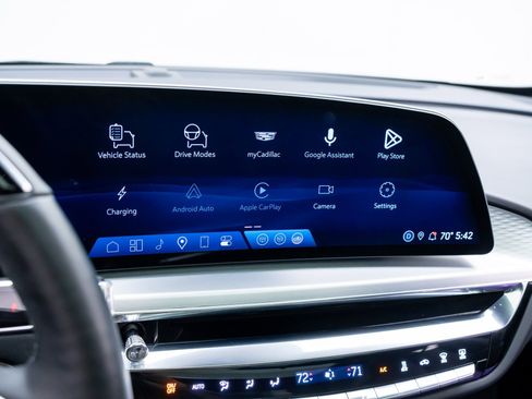 Certified 2025 Cadillac Lyriq Luxury w/ LPO, Floor Liner Package image 29