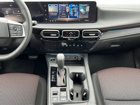 New 2026 Nissan Sentra SR image 3