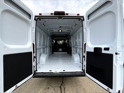 New 2025 RAM ProMaster 3500 w/ Premium Convenience Group image 11