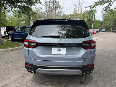 Used 2025 Honda Pilot Touring image 5