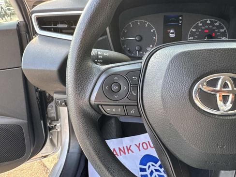 Used 2024 Toyota Corolla LE image 39