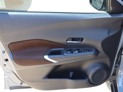 Used 2023 Nissan Kicks SR FWD image 19