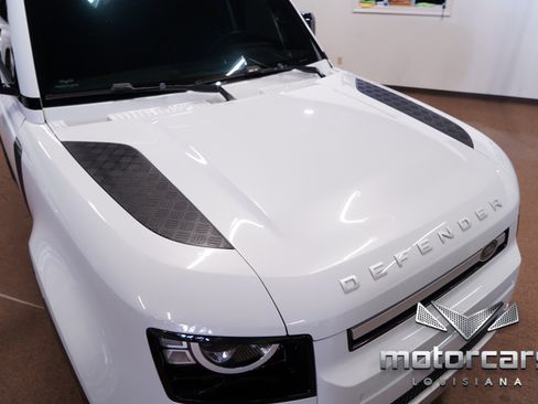 Used 2022 Land Rover Defender 110 S image 13