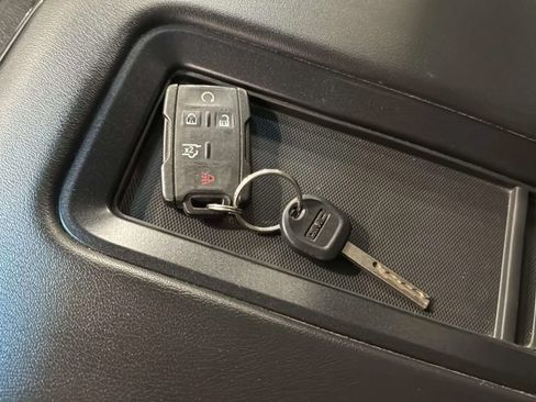 Used 2020 GMC Yukon SLE AWD/4WD image 36
